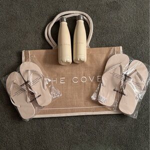 The Cove-Atlantis Welcome Bag Set